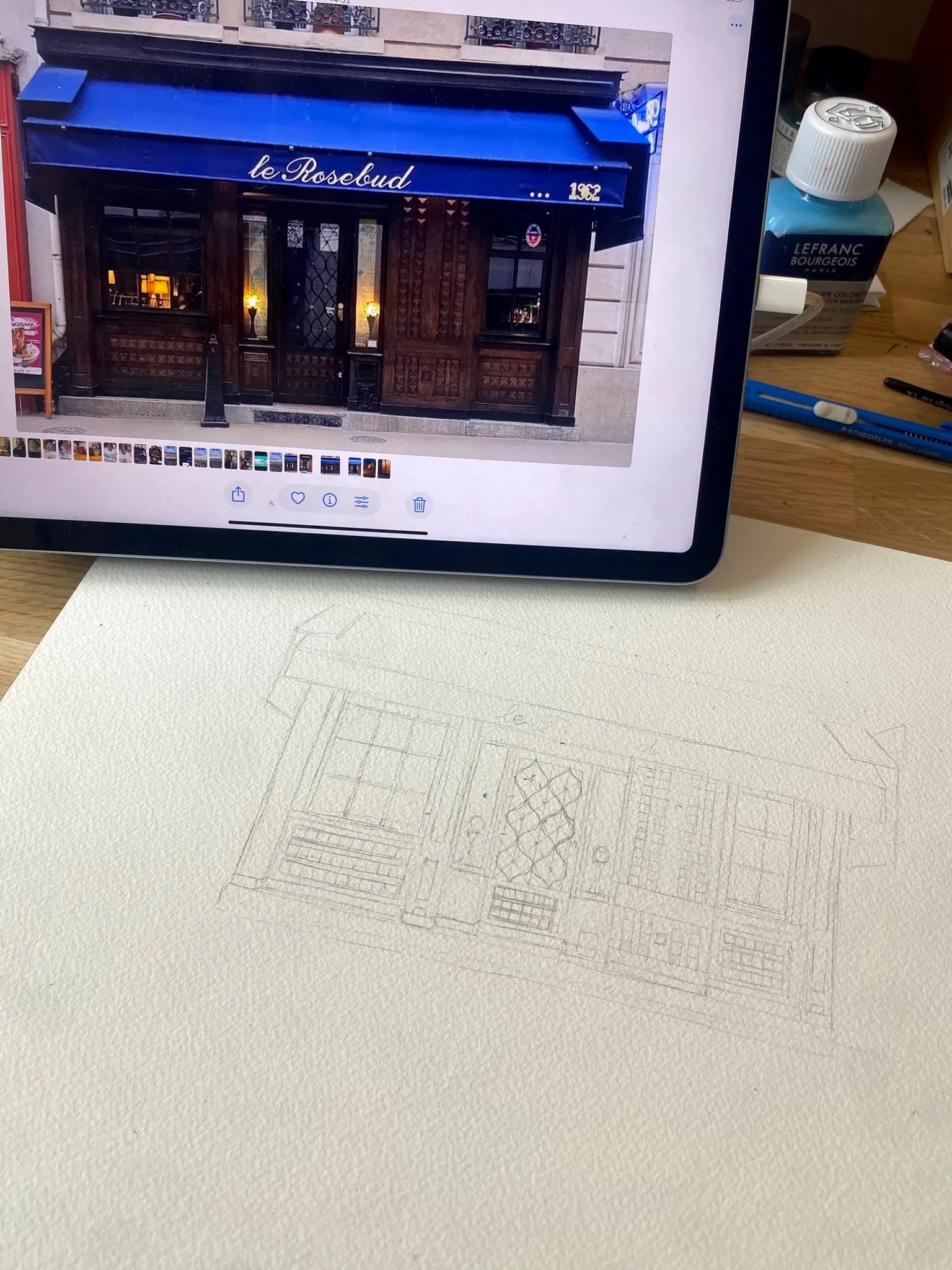 Croquis au crayon d'après photo