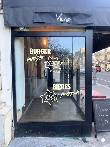 Simulation numérique du lettrage sur la vitrine burgers et bières